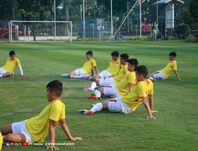 โค้ช Dinh The Nam ขาดการฝึกซ้อมของ Vietnam U19 เนื่องจากปัญหาสุขภาพ - ภาพที่ 2