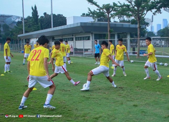 โค้ช Dinh The Nam ขาดการฝึกซ้อมของ Vietnam U19 เนื่องจากปัญหาสุขภาพ - ภาพที่ 4