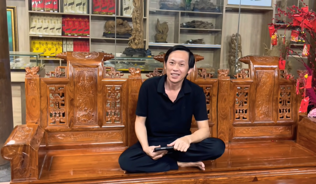 Hoài Linh than trời với con trai nuôi: 'Đúng là nghiệp quật tôi mà!' ảnh 1