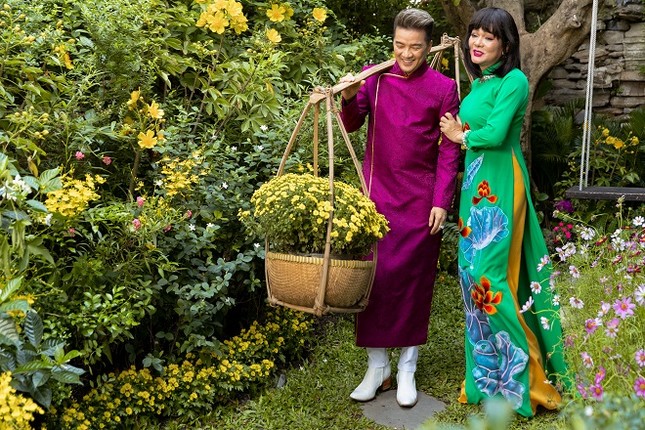 Loạt ảnh xuân ‘khó đỡ’ của đôi bạn Đàm Vĩnh Hưng – Vũ Hà ảnh 15