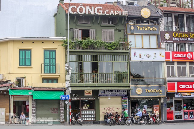 Hàng loạt quán cà phê đất 'vàng' Hà Nội tạm thời đóng cửa ảnh 3