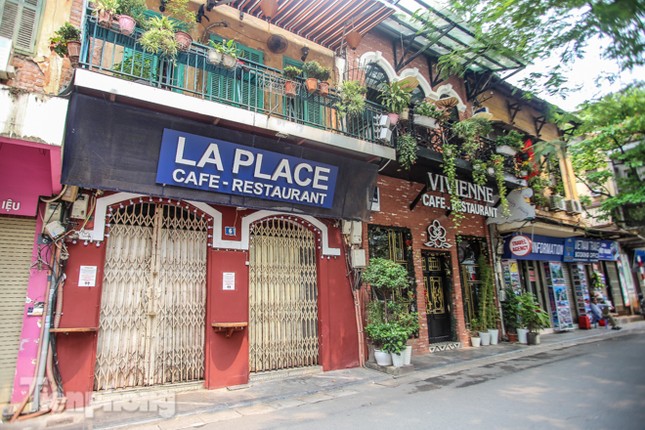 Hàng loạt quán cà phê đất 'vàng' Hà Nội tạm thời đóng cửa ảnh 4