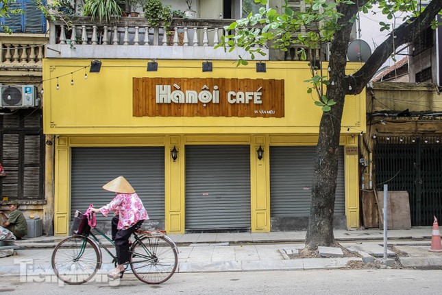 Hàng loạt quán cà phê đất 'vàng' Hà Nội tạm thời đóng cửa ảnh 5