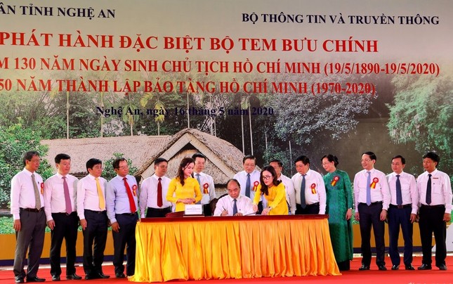 Thủ tướng dự khánh thành đền thờ Gia tiên Chủ tịch Hồ Chí Minh ảnh 4