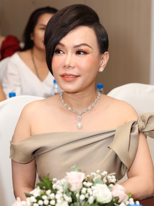 Việt Hương: 'Gia tài đủ ăn cả đời' là phát ngôn lúc bức xúc của tôi ảnh 1