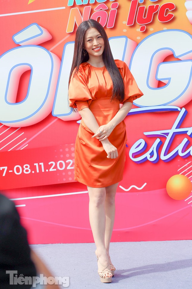 Á hậu Bùi Phương Nga cùng dàn người đẹp trải nghiệm Sóng Festival ảnh 1