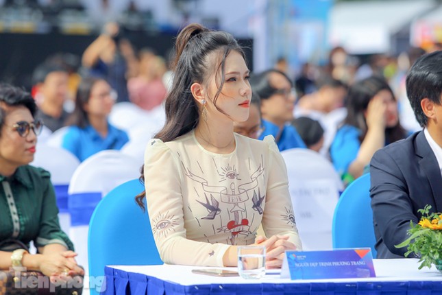 Á hậu Bùi Phương Nga cùng dàn người đẹp trải nghiệm Sóng Festival ảnh 9