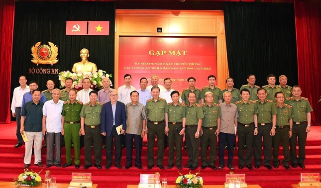 Gp mt k nim 76 nm Ngy truyn thng lc lng An ninh nhn dn nh 5