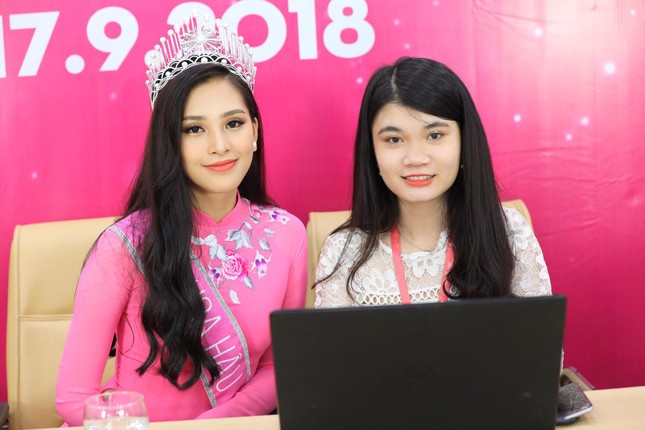 Á hậu 1 HHVN 2018 Bùi Phương Nga: 'Hoa hậu là người đẹp nhất' ảnh 19