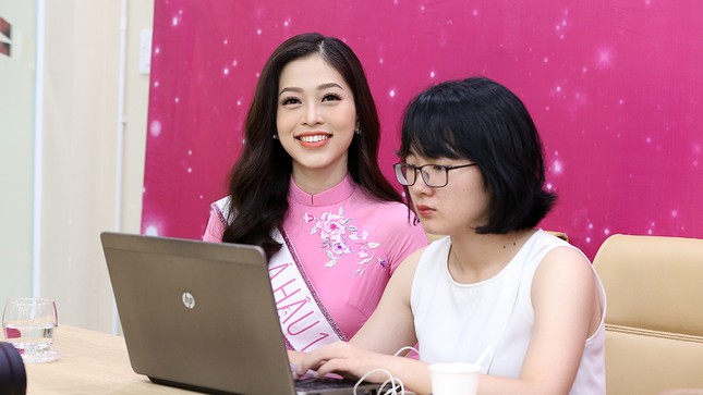Á hậu 1 HHVN 2018 Bùi Phương Nga: 'Hoa hậu là người đẹp nhất' ảnh 15