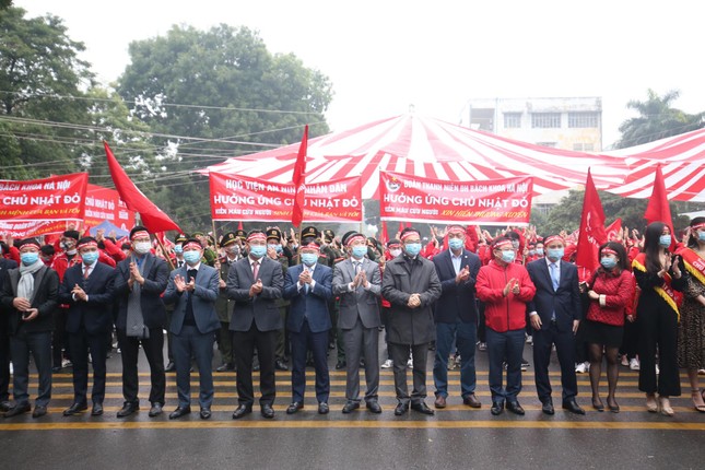 Giọt máu ấm giữa ngày đông lạnh ảnh 44