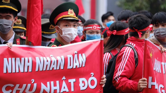 Giọt máu ấm giữa ngày đông lạnh ảnh 37