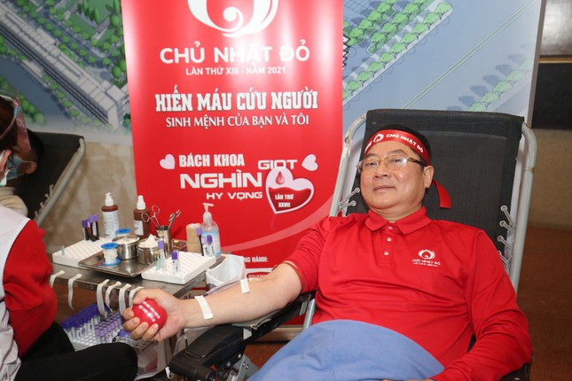 Giọt máu ấm giữa ngày đông lạnh ảnh 115