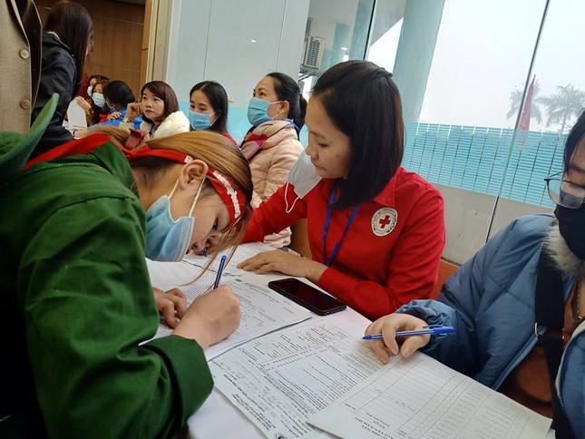 Giọt máu ấm giữa ngày đông lạnh ảnh 26