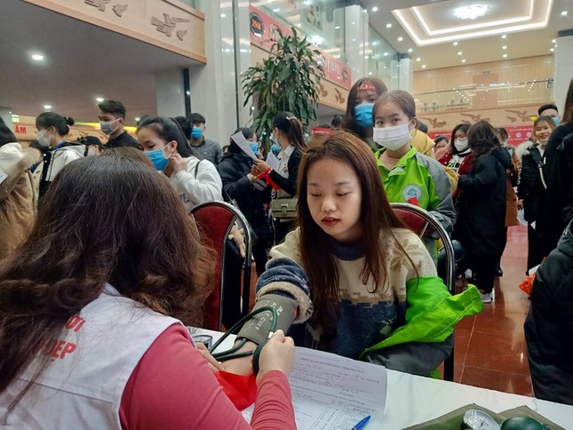 Giọt máu ấm giữa ngày đông lạnh ảnh 27