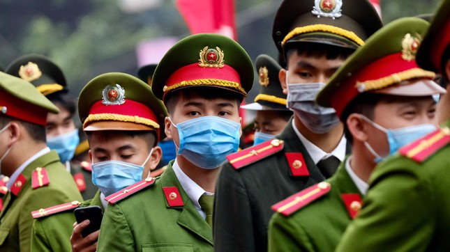 Giọt máu ấm giữa ngày đông lạnh ảnh 41