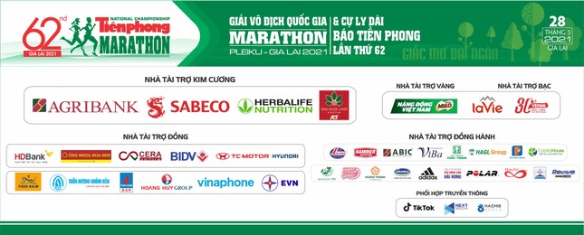 Nhà vô địch tuyệt đối trên đường chạy 10km Tiền Phong Marathon ảnh 1