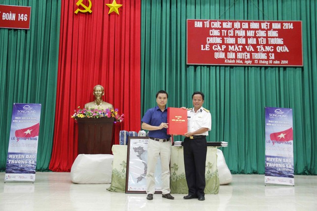 Trường Sa đón nhận tấm bản đồ kỷ lục Việt Nam ảnh 1