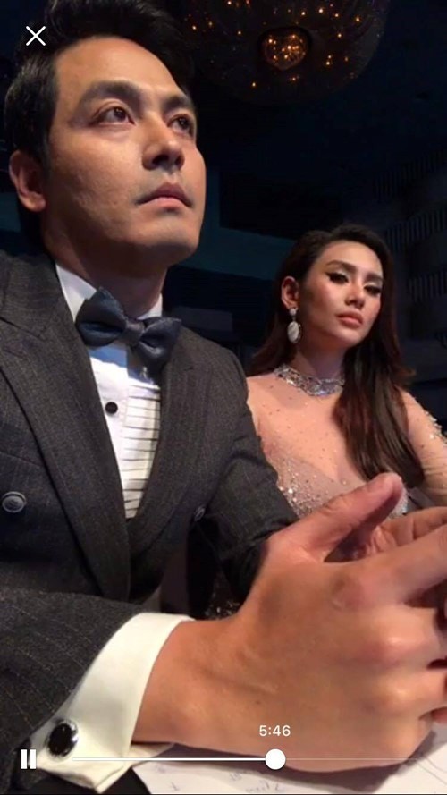 BẢN TIN Showbiz 10/12: Hai con nuôi Việt Nam khóc ngất đưa tang huyền thoại nước Pháp ảnh 4
