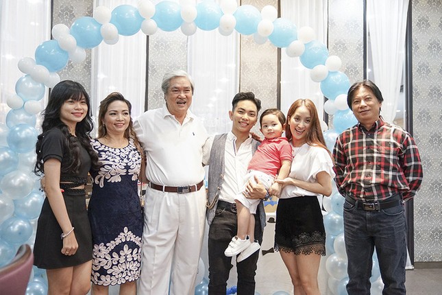 Khánh Thi tiết lộ cuộc sống với Phan Hiển, làm dâu nhà đại gia ảnh 2