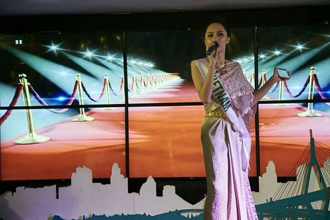 Showbiz 4/3: Siu Black gầy sọp không nhận ra trên sóng VTV ảnh 2