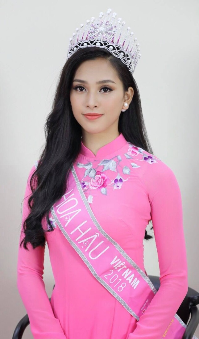 Á hậu 1 HHVN 2018 Bùi Phương Nga: 'Hoa hậu là người đẹp nhất' ảnh 10
