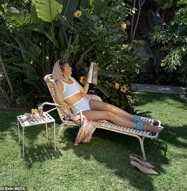 'Búp bê Nga' Maria Sharapova khoe sắc vóc tươi trẻ đầy cuốn hút với bikini ảnh 6
