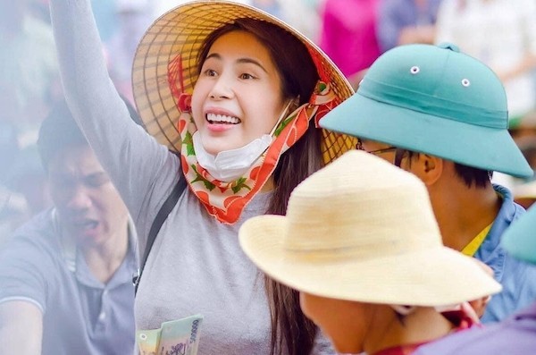 Showbiz 19/12: Cát Phượng viết tâm thư xin lỗi NSND Việt Anh liên quan vụ gặp gymer ảnh 6