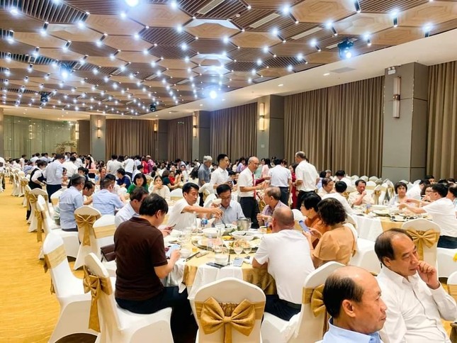 Những bữa tiệc chia tay Giám đốc CDC Quảng Ninh nghỉ hưu gây xôn xao ảnh 5