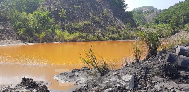 Quảng Ninh chỉ đạo làm rõ vụ nước thải chứa kim loại đổ thẳng ra vịnh Hạ Long ảnh 3