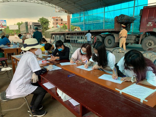 Muốn đến Quảng Ninh phải có giấy xét nghiệm hoặc đi cách ly tự trả phí ảnh 1