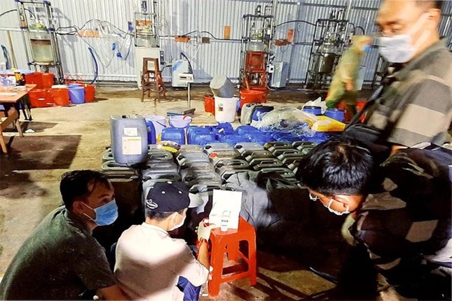 Xét xử nhóm người Trung Quốc mở xưởng ma tuý 'khủng' ở Kon Tum ảnh 3