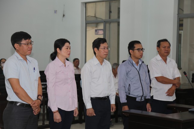 Phó Chủ tịch thành phố Nha Trang lĩnh án 9 tháng tù ảnh 1
