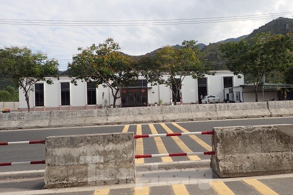 Cận cảnh chuỗi cửa hàng ở Nha Trang xây trái phép chuyên đón khách Trung Quốc ảnh 8