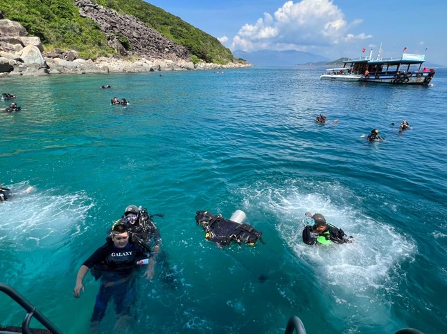 Khánh Hòa tạm dừng du lịch lặn biển để cứu san hô ở Hòn Mun ảnh 4