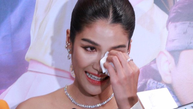 Hoa hậu Hoàn vũ Thái Lan 2015 bị tịch thu nhà vì nợ nần ảnh 1