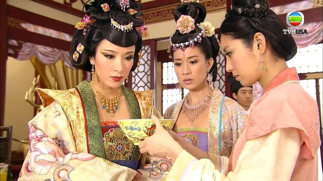 TVB mời Xa Thi Mạn, Dương Di trở lại để cứu vớt rating ảnh 3