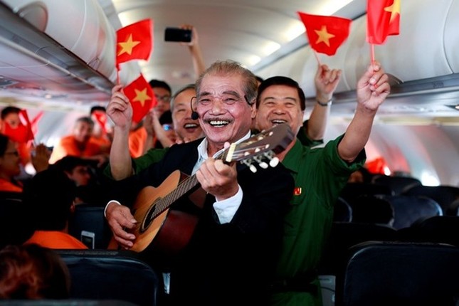 Nghệ sĩ Trần Hiếu kể về hôn nhân với vợ kém gần 20 tuổi ảnh 1