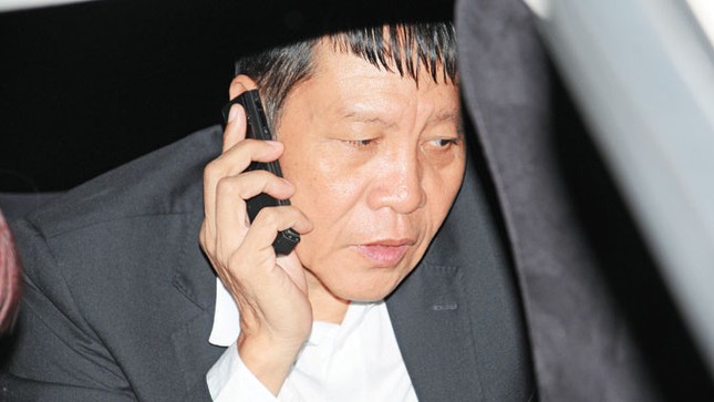 Cháo lòng, xích lô và siêu xe Limousine ảnh 1