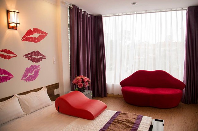 Khách sạn tình yêu đắt khách ảnh 2