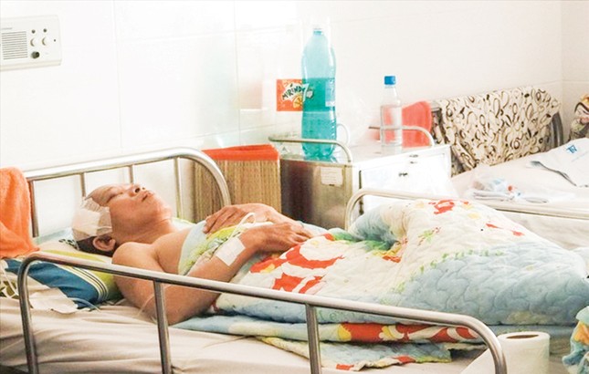 Thầy giáo bán thơ 5 ngàn đồng để chữa bệnh: Chao nghiêng giấc mơ ảnh 1