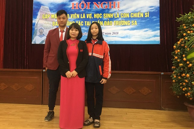 Những cô giáo vợ lính Trường Sa ảnh 1