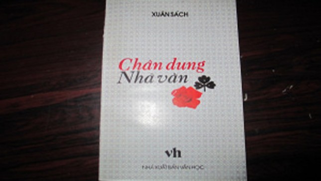 Chân dung nhà văn được in ra như thế ảnh 2