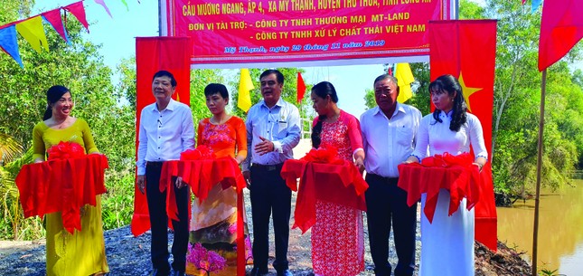 Người dân Long An sung sướng khi có cầu giao thông nông thôn ảnh 3