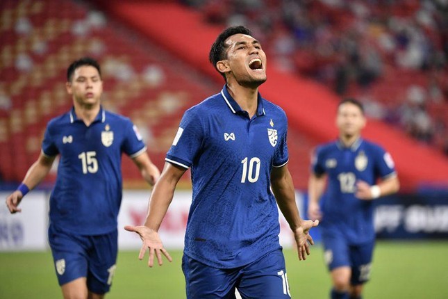 Vô địch AFF Cup, người Thái tuyên bố muốn dự World Cup ảnh 1