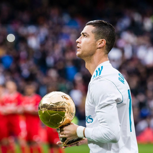 Real Madrid tính lấy lại Ronaldo từ MU ảnh 1