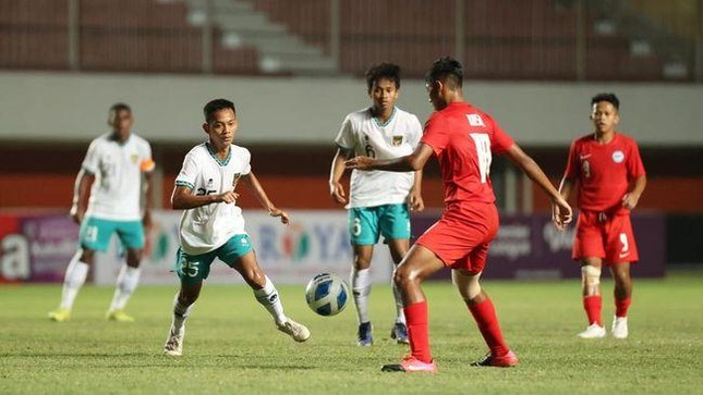 Hạ Singapore với tỷ số không tưởng, Indonesia đe dọa cơ hội đi tiếp của U16 Việt Nam - Ảnh 2.