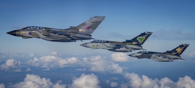 Không quân Anh kỷ niệm 40 năm phục vụ của máy bay Tornado GR4 ảnh 1
