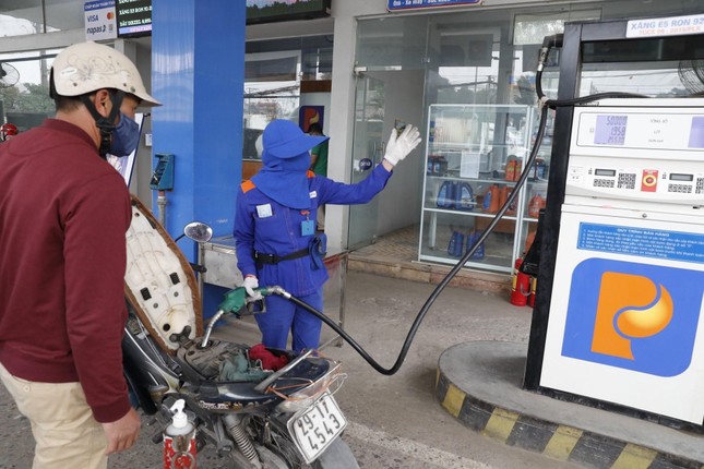 Lãnh đạo Bộ Công Thương cam kết đủ xăng dầu ảnh 1