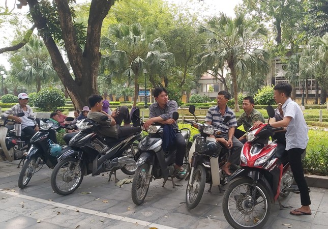 “Chợ người” ký sự ảnh 1